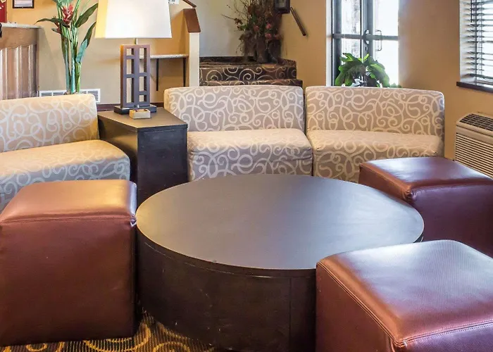 Rodeway Inn & Suites Near Okoboji Lake